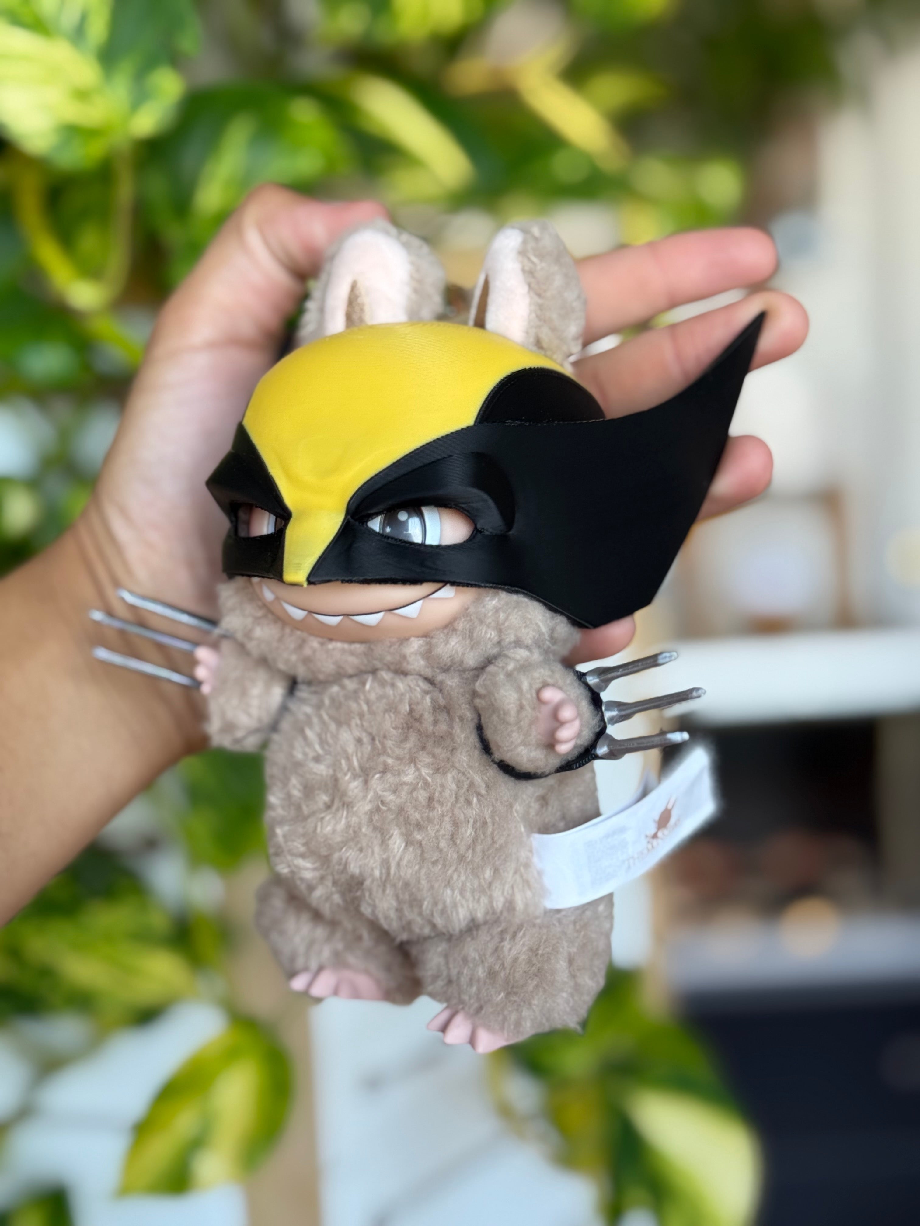 Yellow mask and claws