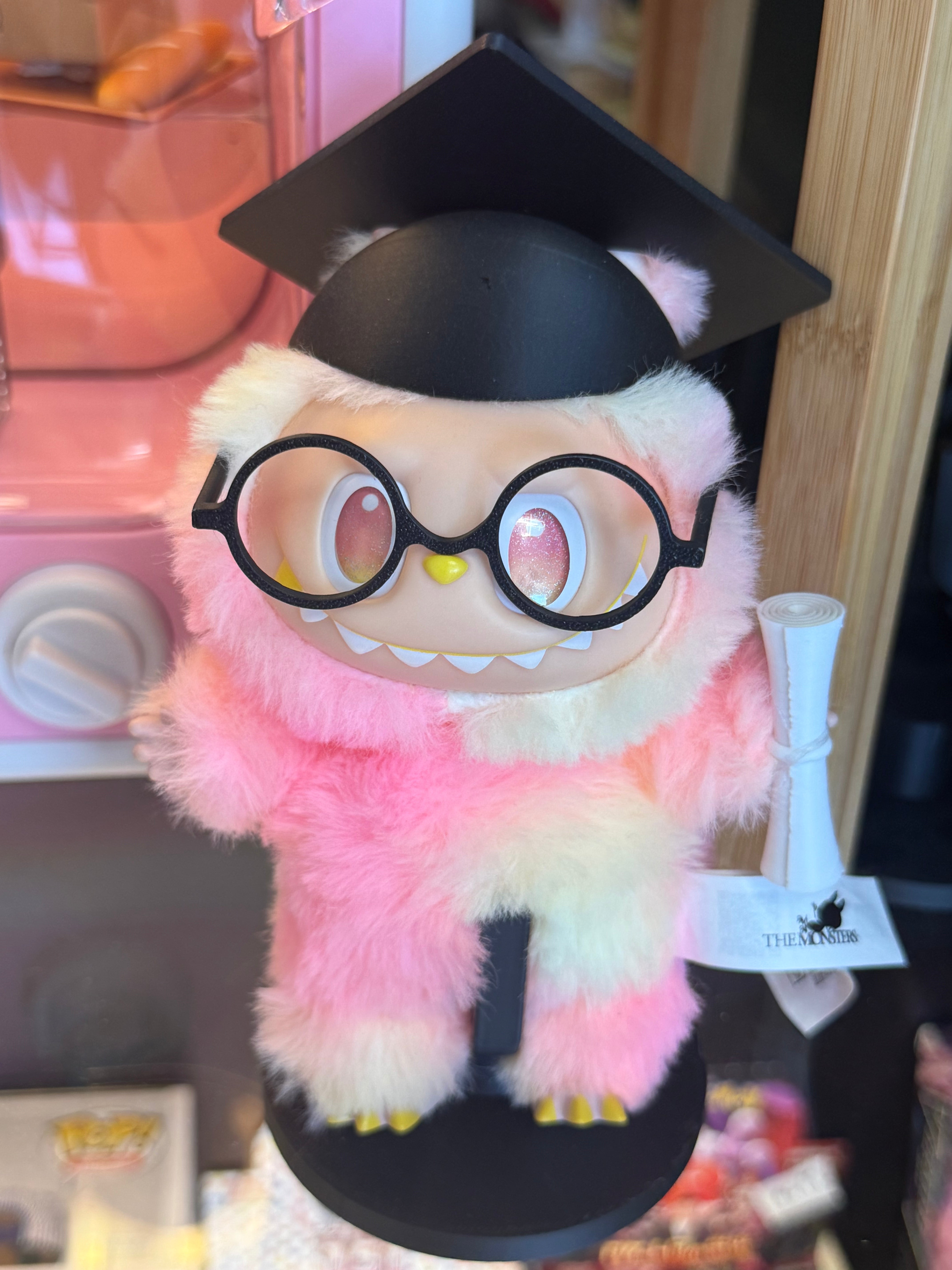 Grad outfit (hat glasses diploma)