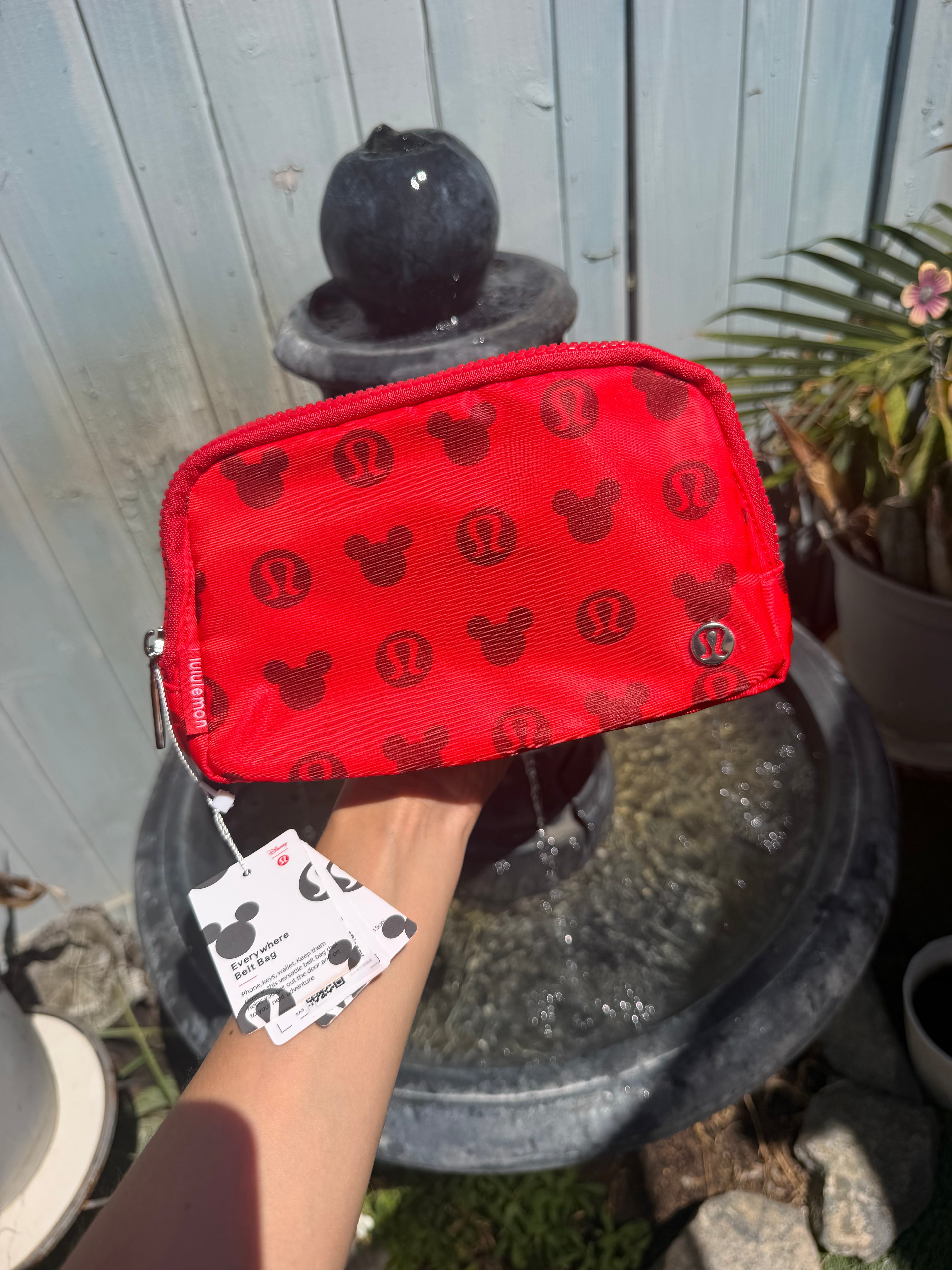 Lulu belt bag red Disney