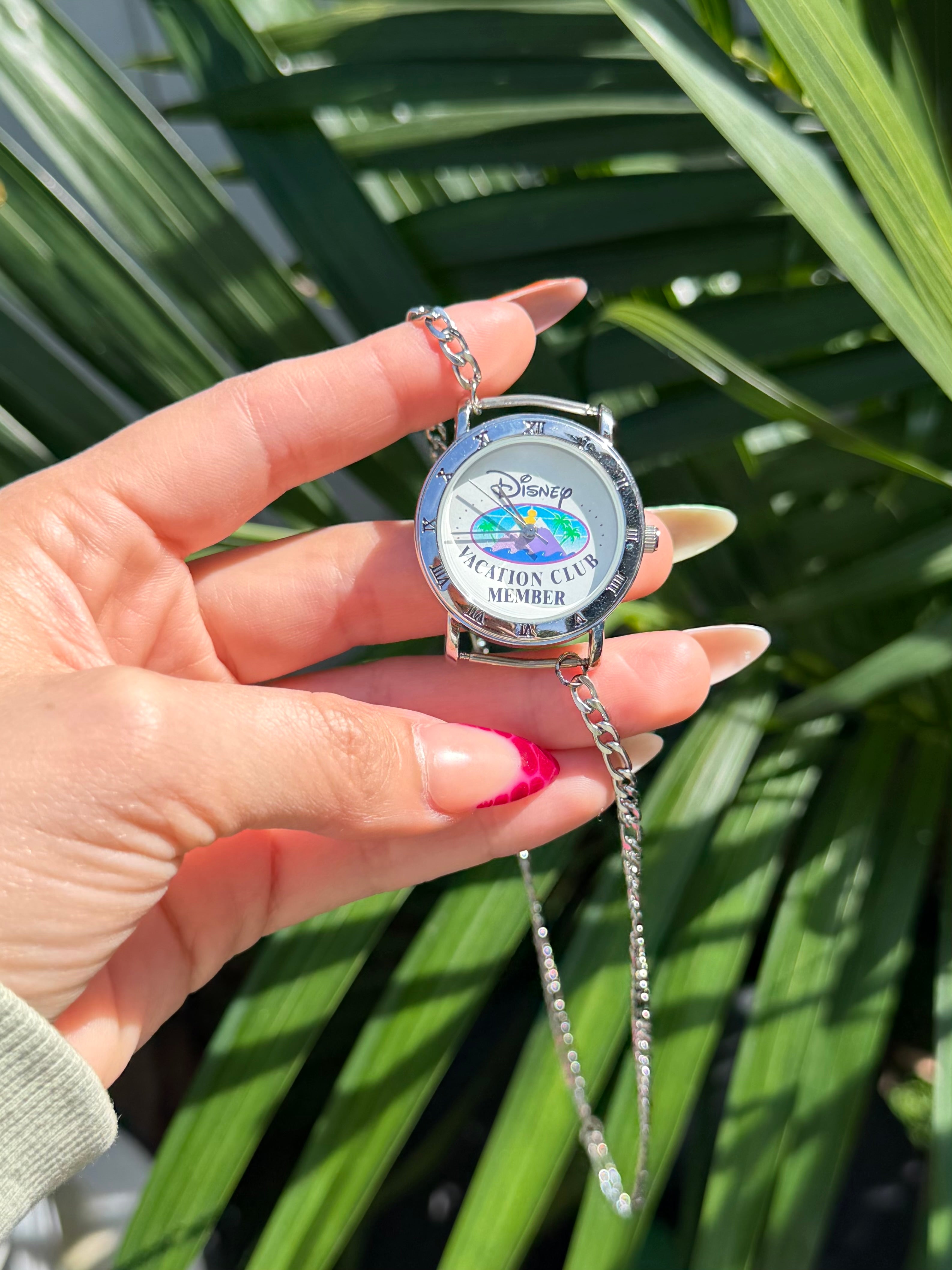 Vacation member necklace vintage watch