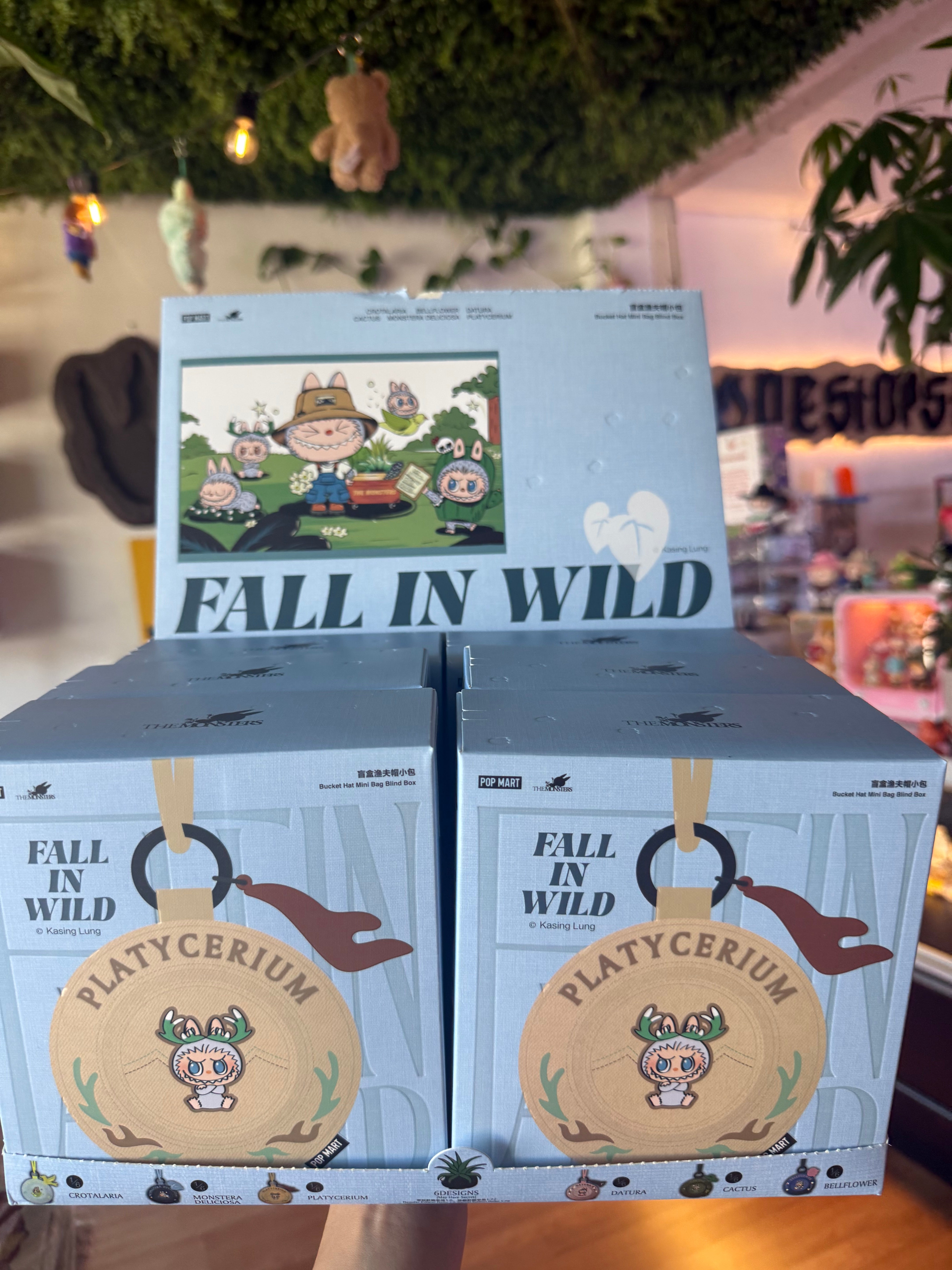 Fal l i n Wild bucket hat blind