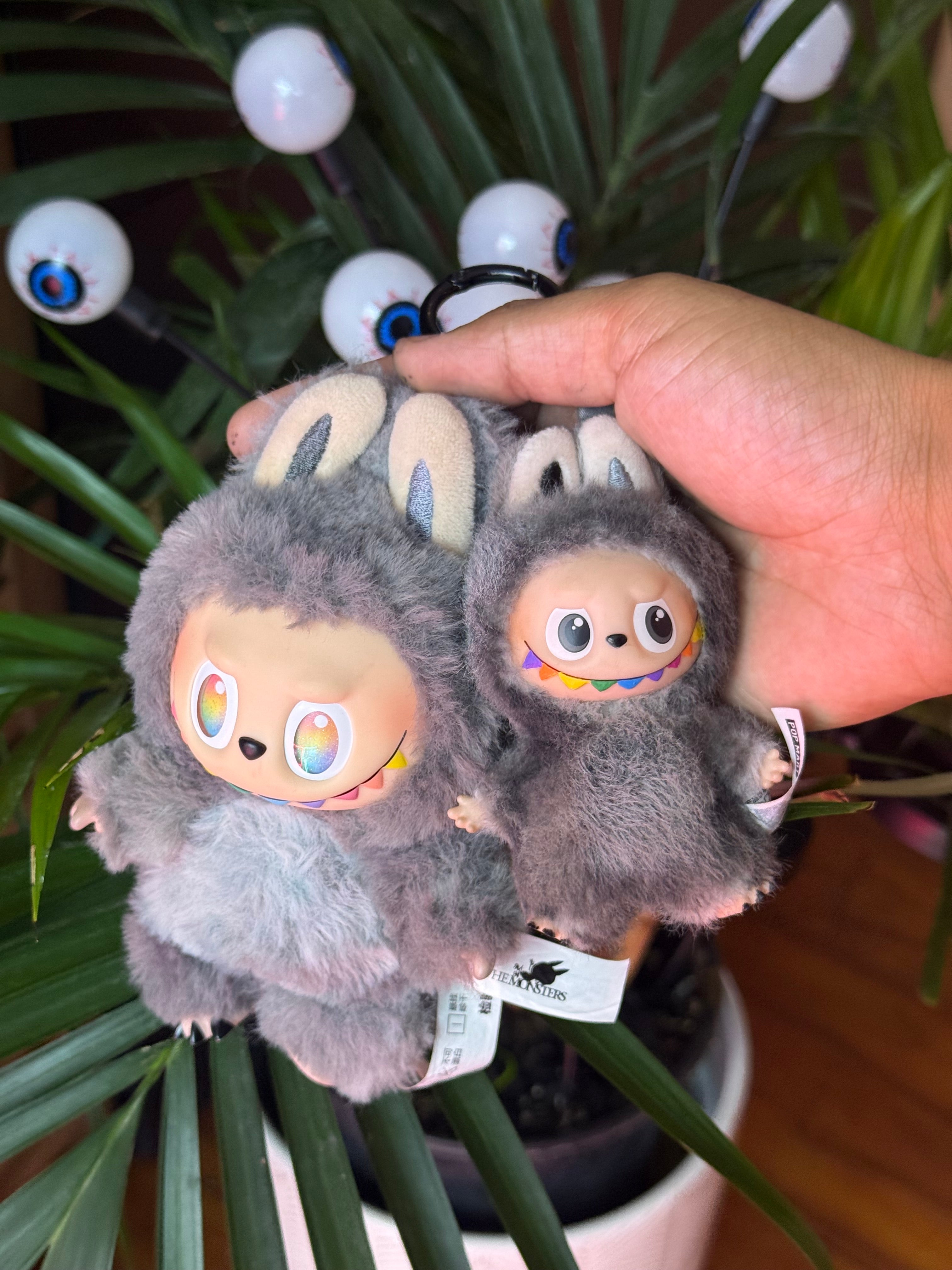 Pin mini Custom secret (letter C )