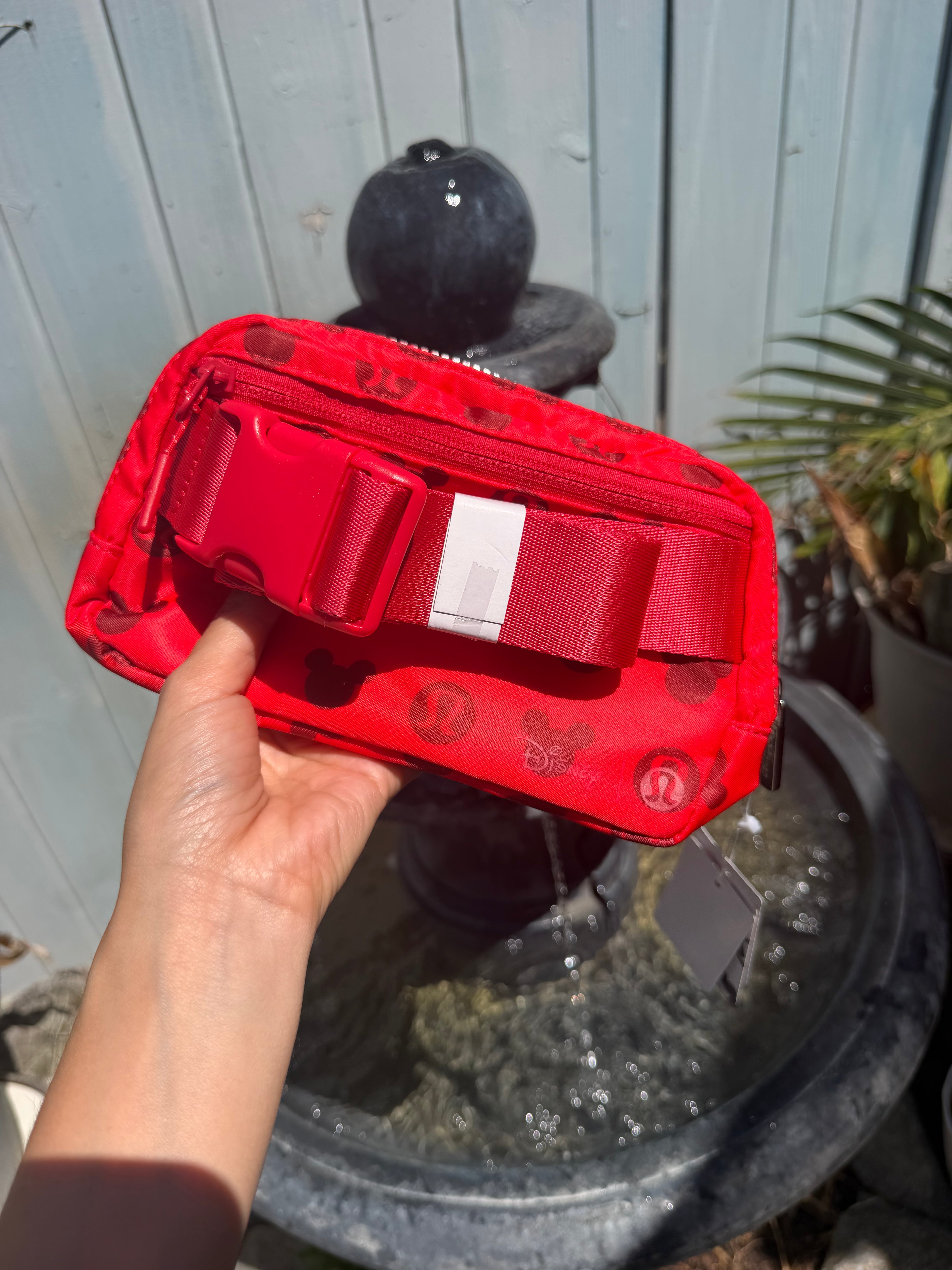 Lulu belt bag red Disney