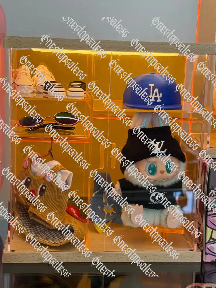Display cases 2 different styles Style 2